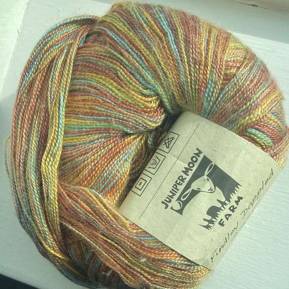 JUNIPER MOON FARM Findley Dappled - Aurora Merino/silk - Picture 6 of 8